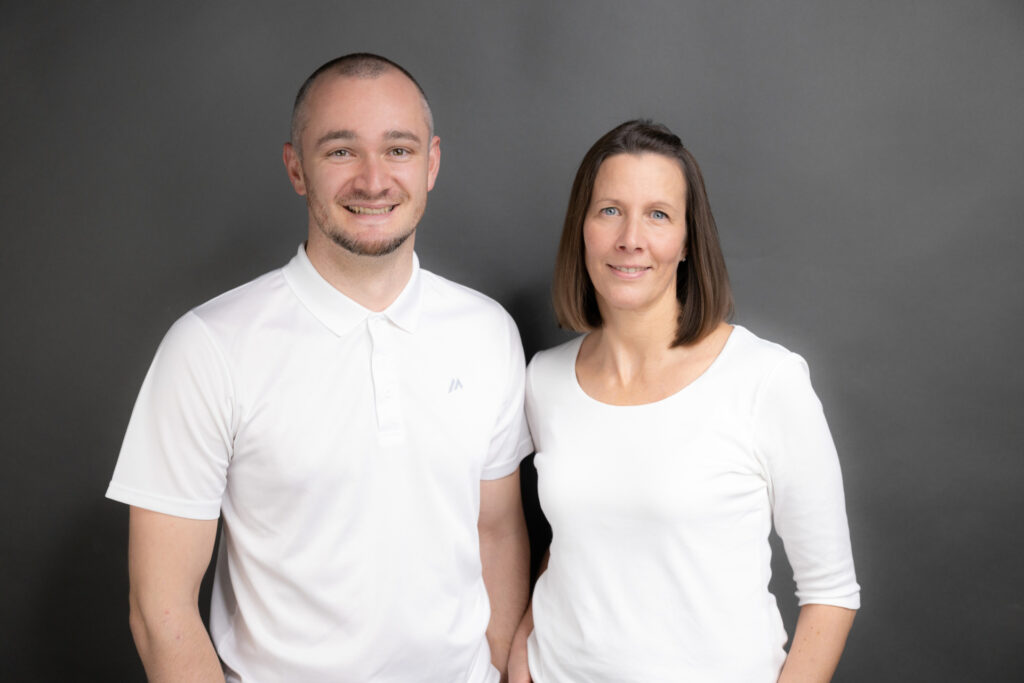 Team Suhl: Christoph Brunner (Hörakustiker) und Sandra Müller (Hörakustikmeisterin & Fachgeschäftsleitung).